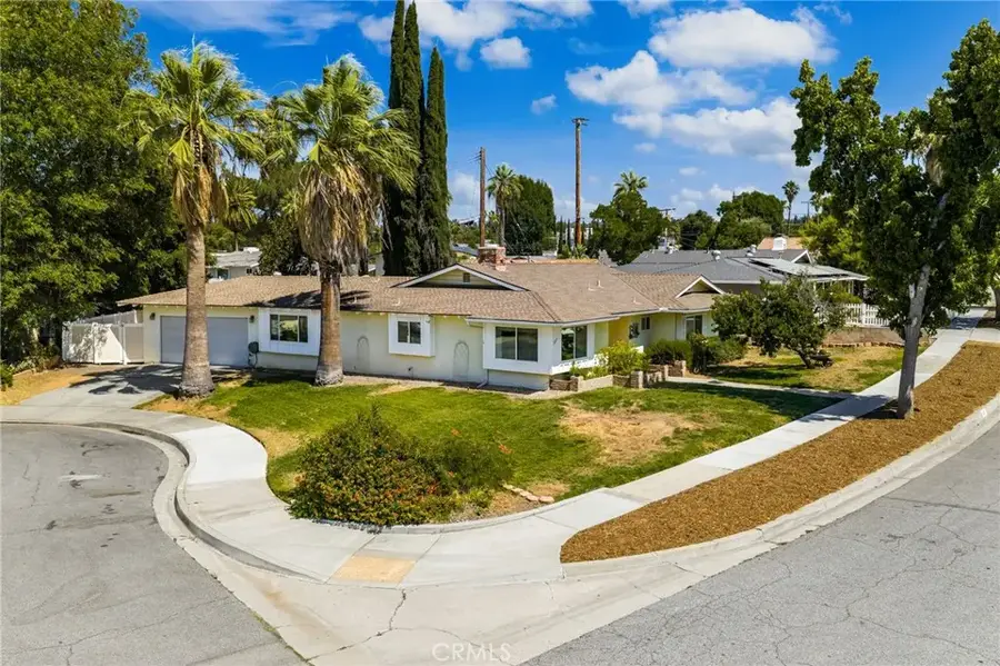 527 Nottingham Drive, Redlands, CA 92373 - #2