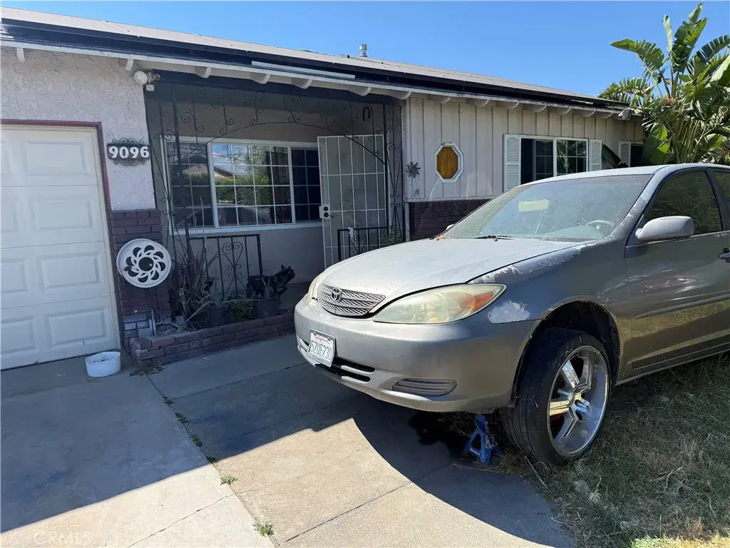 9096 Elm, Fontana, CA 92335 - #1