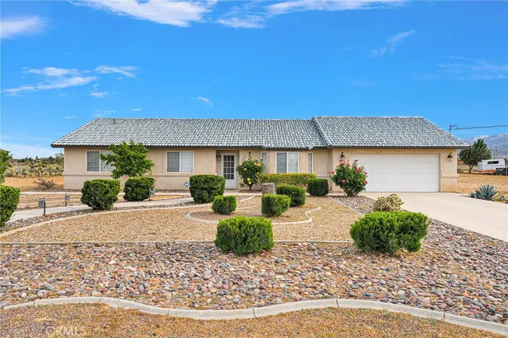 6271 Smoke Tree, Phelan, CA 92371 - #1