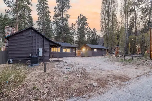 986 Cameron Drive, Big Bear Lake, CA 92315