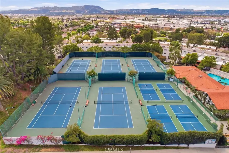 7802 Via Tortona, Burbank, CA 91504 - #2
