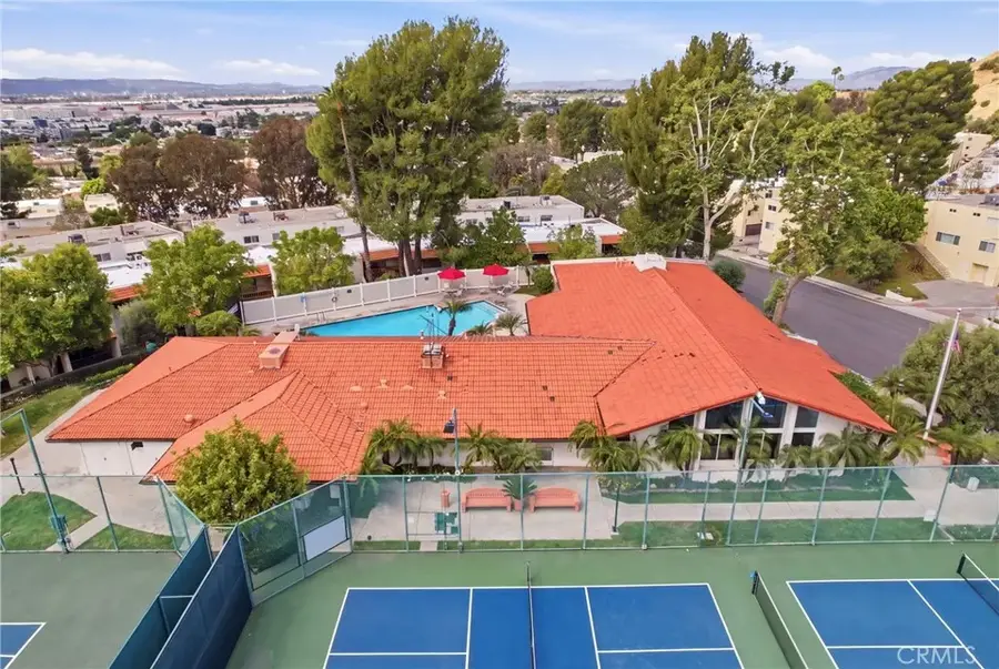 7802 Via Tortona, Burbank, CA 91504 - #3