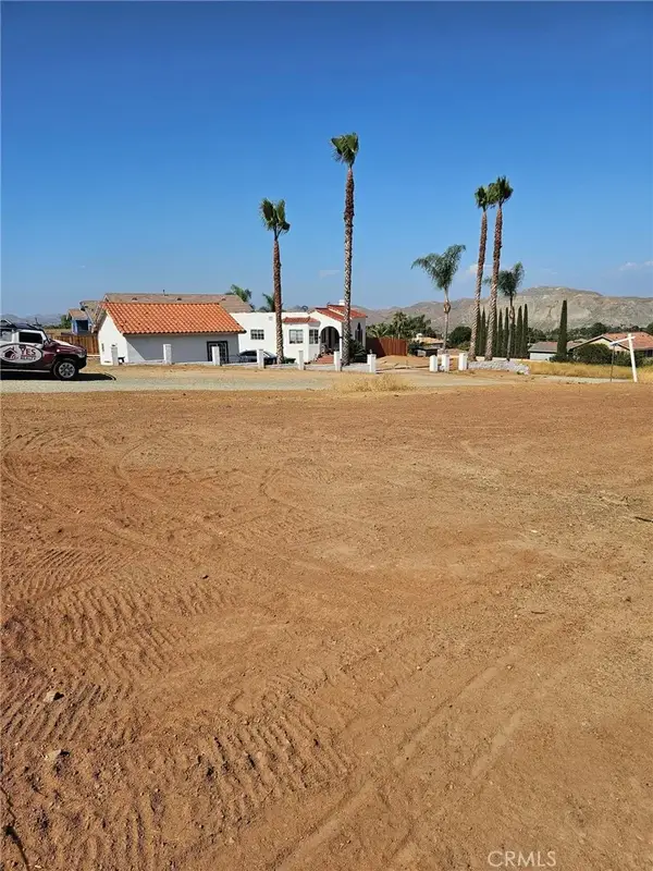 1694 Hayden, Corona, CA 92881