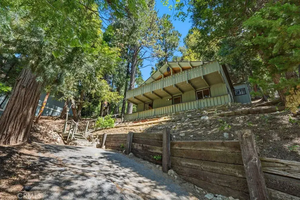 997 Berne, Crestline, CA 92325 - #1