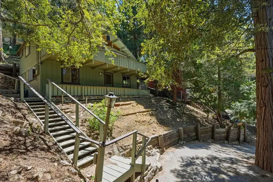 997 Berne, Crestline, CA 92325 - #3