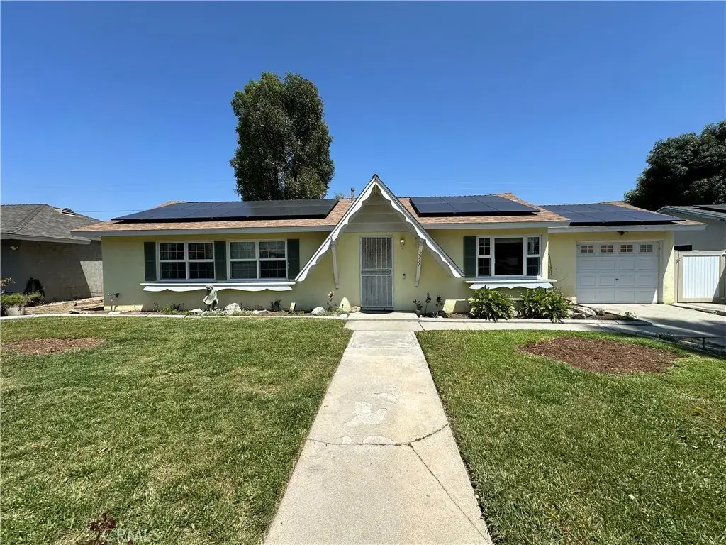 3211 Sierra, Norco, CA 92860 - #1