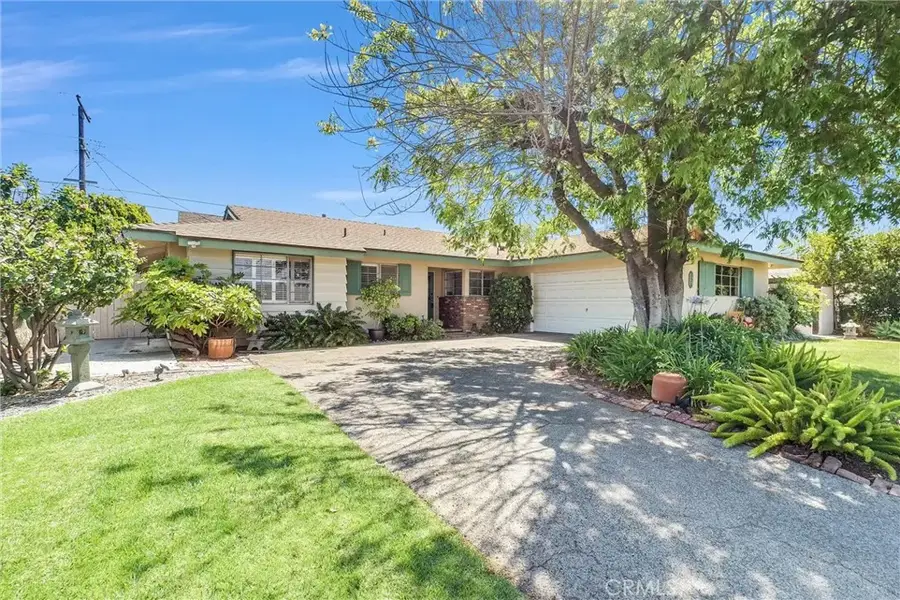 256 E Monterey, Corona, CA 92879 - #2