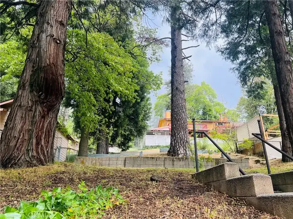 23798 Springwater, Crestline, CA 92325