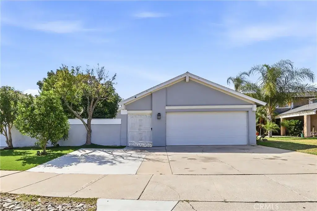 1585 Camelot, Corona, CA 92882 - #1