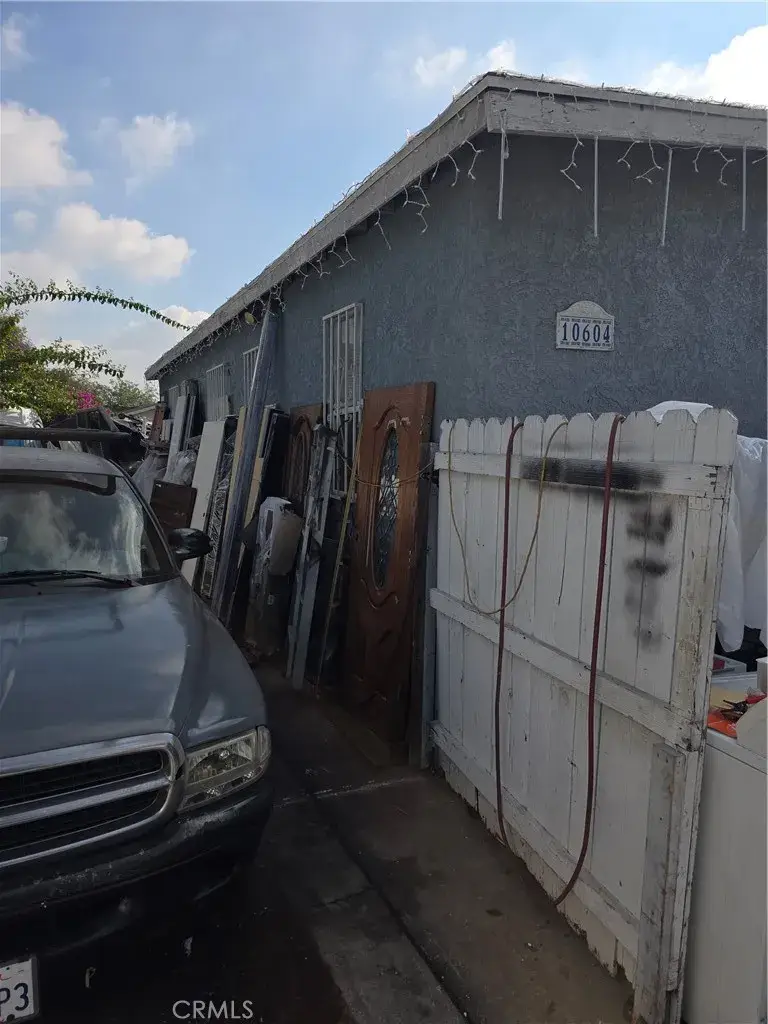 10604 Weigand Avenue, Los Angeles, CA 90002 - #1