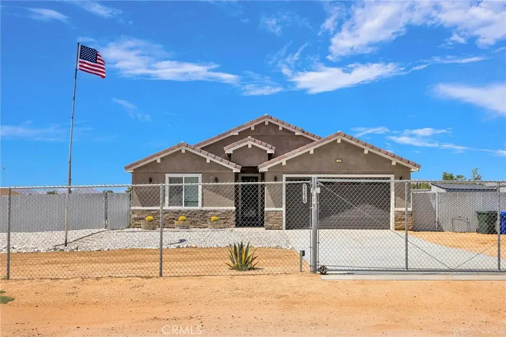 22620 Laurel, Apple Valley, CA 92308 - #1