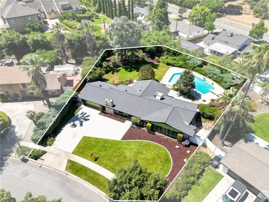 114 Anita Court, Redlands, CA 92373 - #3