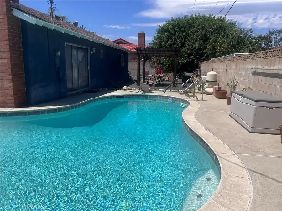543 N Pampas, Rialto, CA 92376 - #3
