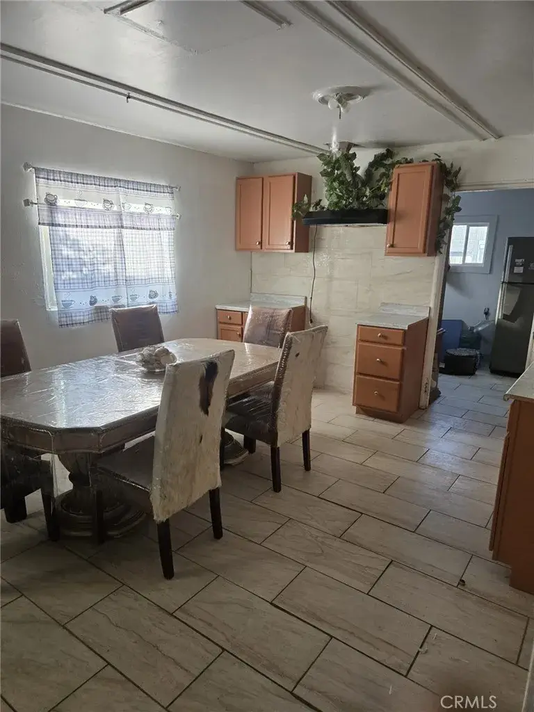 515 Crawford Street, Bakersfield, CA 93305 - #3