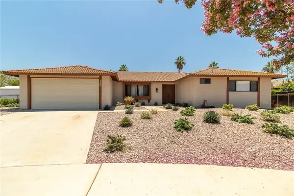 235 Pinewood Court, Redlands, CA 92374