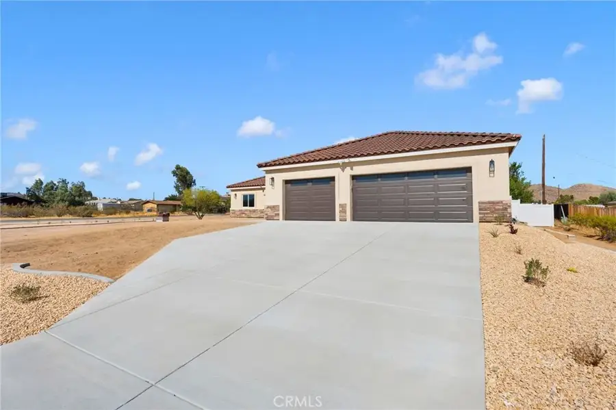 15991 Tao Road, Apple Valley, CA 92307 - #2