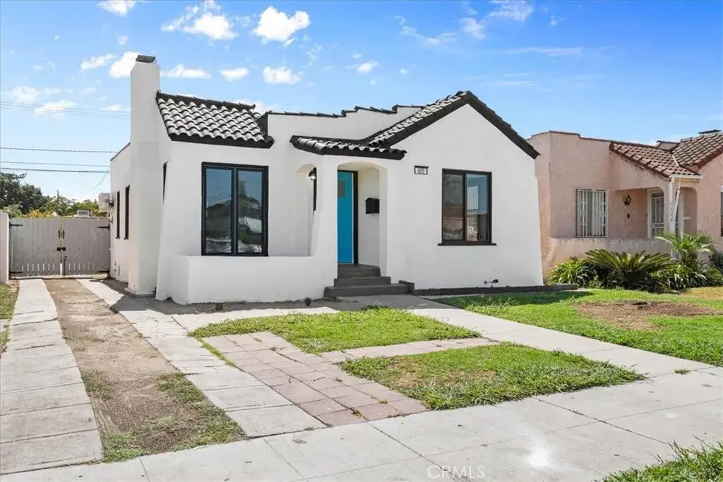 5820 S Van Ness, Los Angeles, CA 90047 - #1