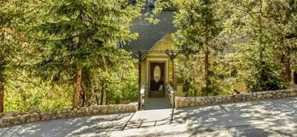 1207 Aleutian, Lake Arrowhead, CA 92352 - #1