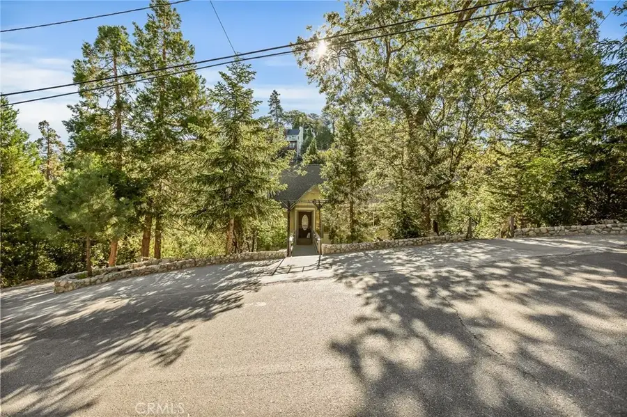 1207 Aleutian, Lake Arrowhead, CA 92352 - #3