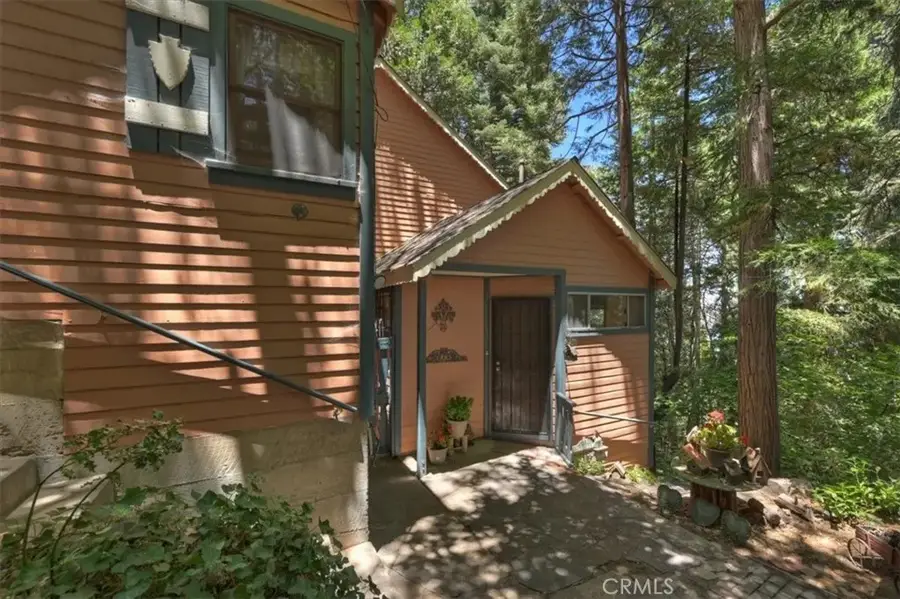 563 E Victoria Court, Lake Arrowhead, CA 92352 - #2