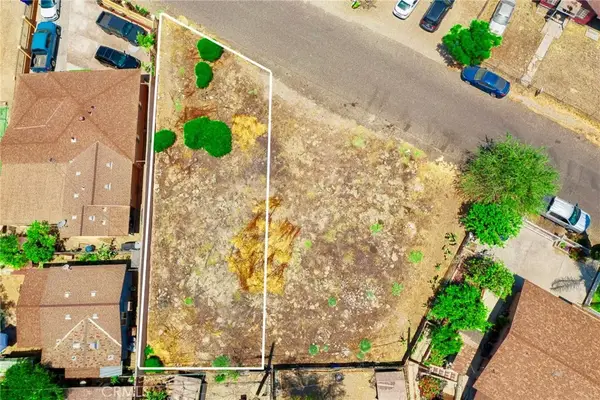 18 Paloma Rd, Jurupa Valley, CA 92509