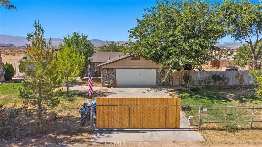 22935 Standing Rock, Apple Valley, CA 92307 - #1