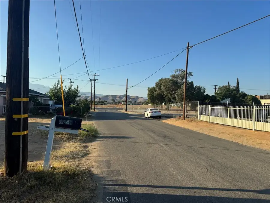 6241 Baker, Riverside, CA 92509 - #2