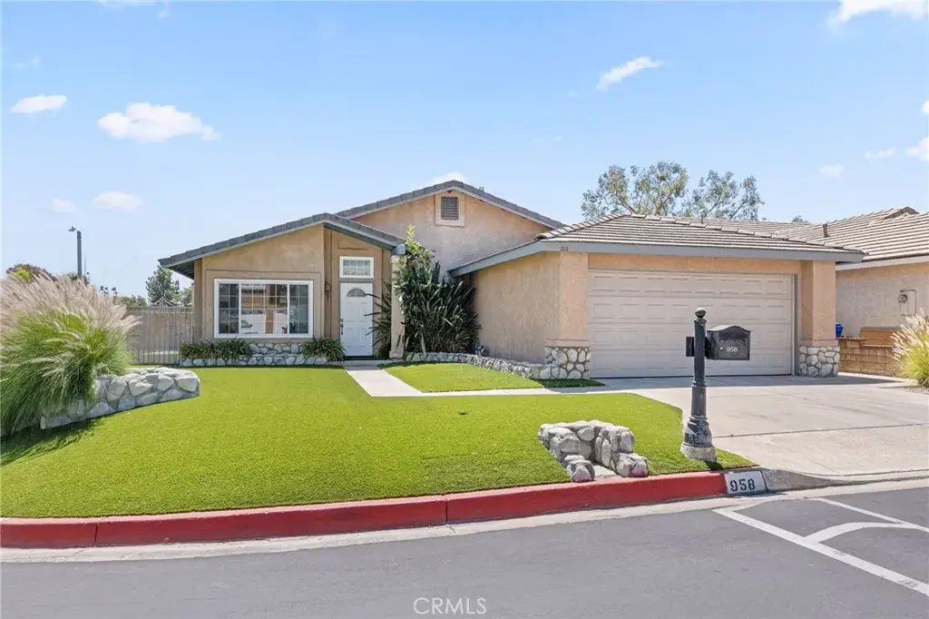 958 Falcon View, Upland, CA 91784 - #1