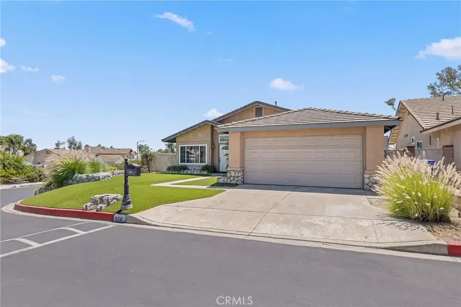 958 Falcon View, Upland, CA 91784 - #2