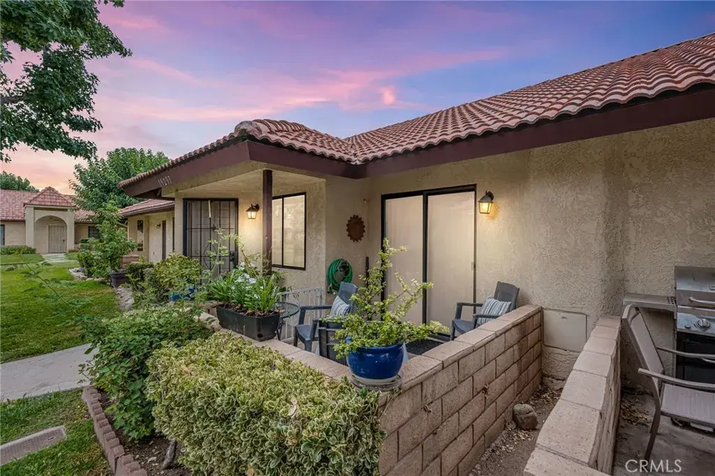 19233 Elm, Apple Valley, CA 92308 - #1