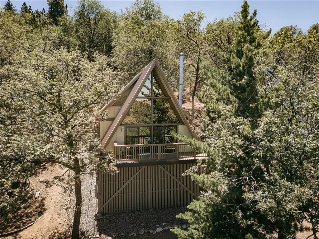 1457 Yosemite, Lake Arrowhead, CA 92352 - #1