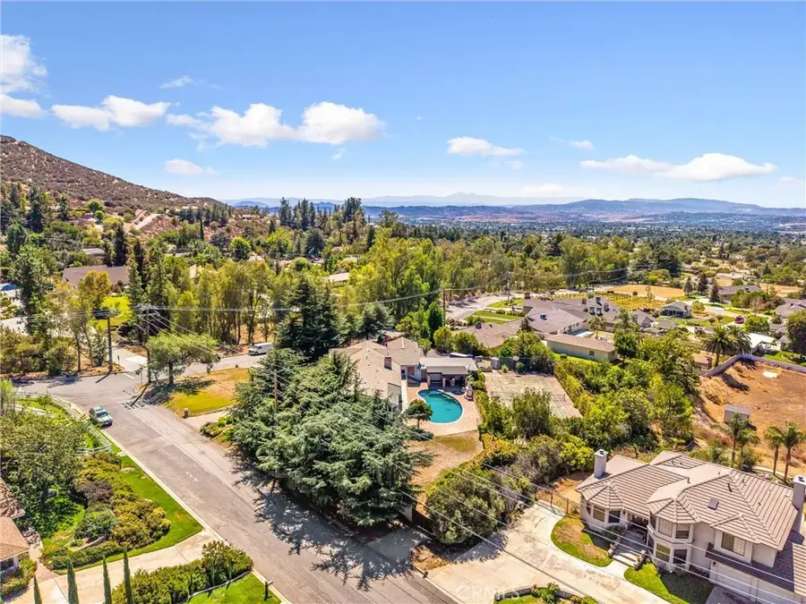 36268 Highland Ave, Yucaipa, CA 92399 - #2