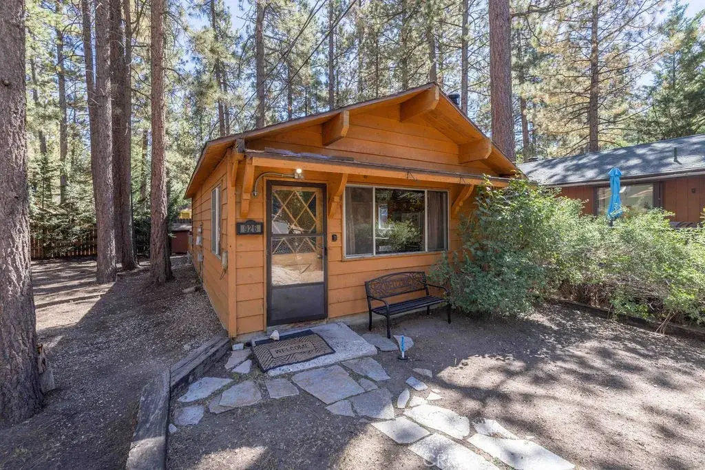 926 Robinhood, Big Bear City, CA 92314 - #1