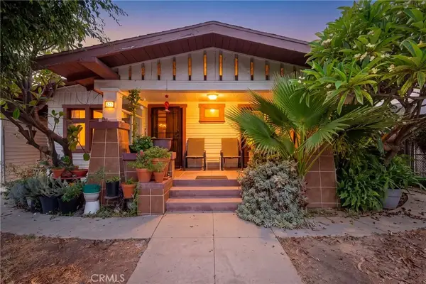 523 N Lake, Los Angeles, CA 90026