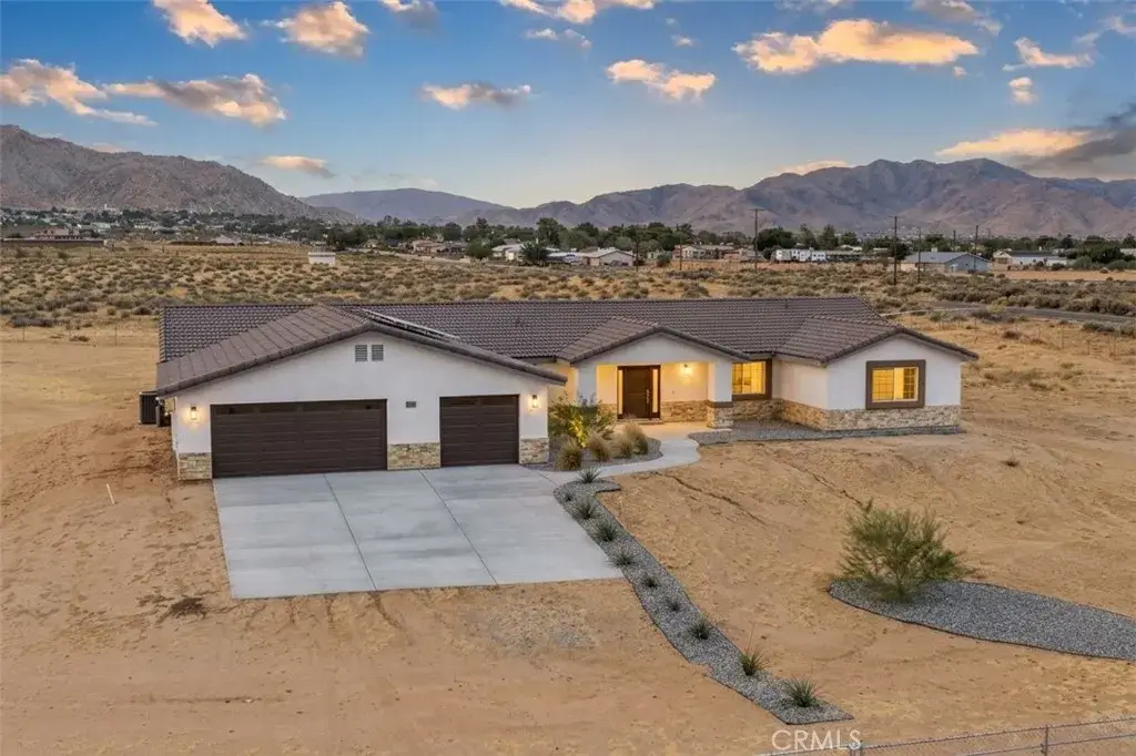 16925 Nanticoke Rd, Apple Valley, CA 92307 - #1