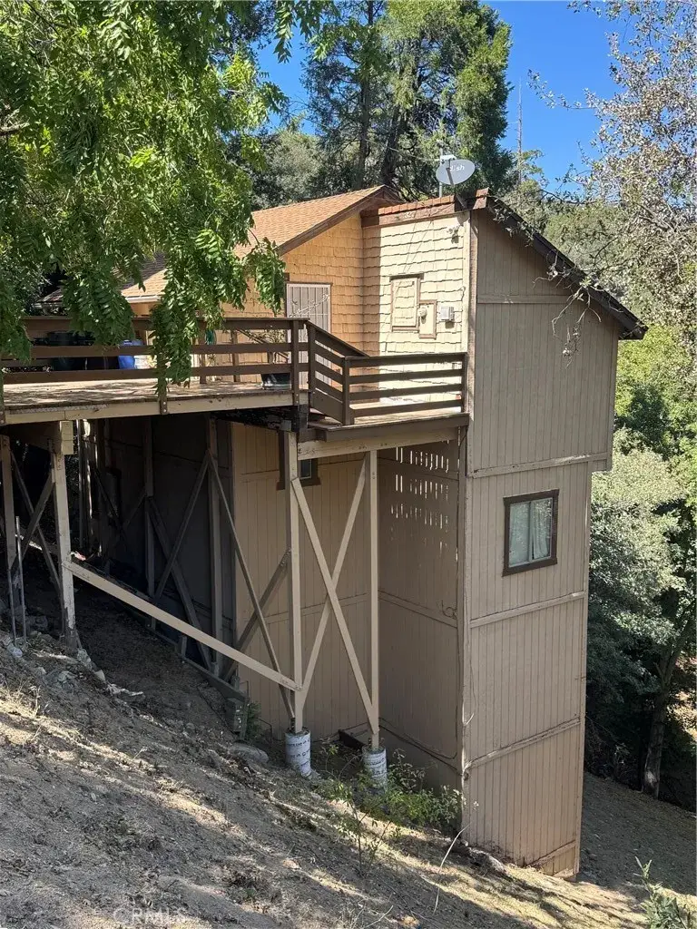 327 E Zermatt Drive, Crestline, CA 92325 - #2