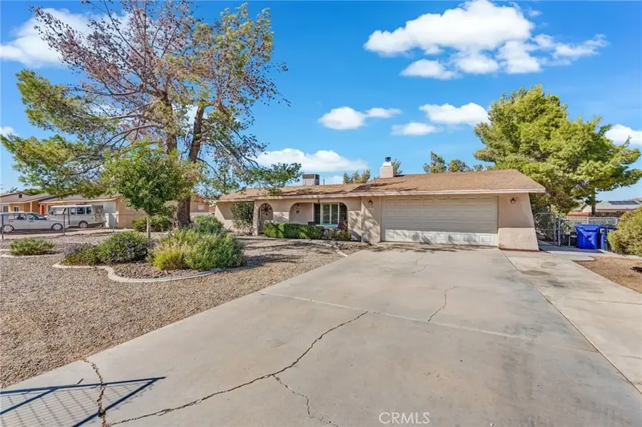 22272 Klickitat Avenue, Apple Valley, CA 92307 - #3