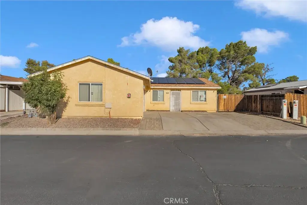 25064 Avenida Laredo, Barstow, CA 92311 - #1