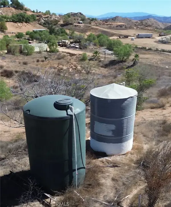 1 Snake, Lake Elsinore, CA 92532