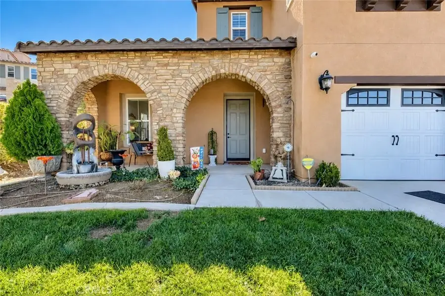 596 Hacienda Drive, Riverside, CA 92507 - #2