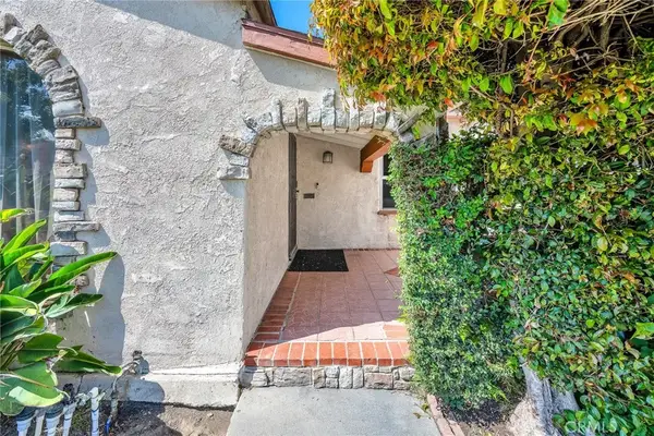 1617 W 80th Street, Los Angeles, CA 90047