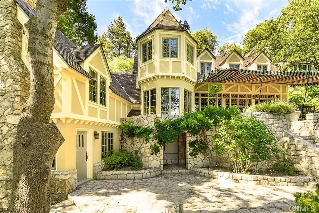 28061 North Shore Road, Lake Arrowhead, CA 92352 - Image #1