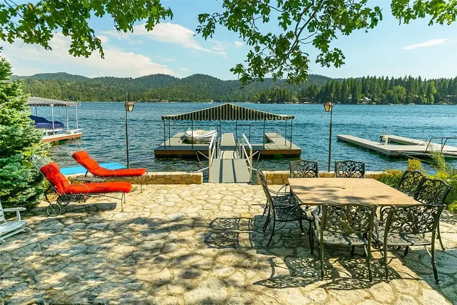 28061 North Shore Road, Lake Arrowhead, CA 92352 - Image #3