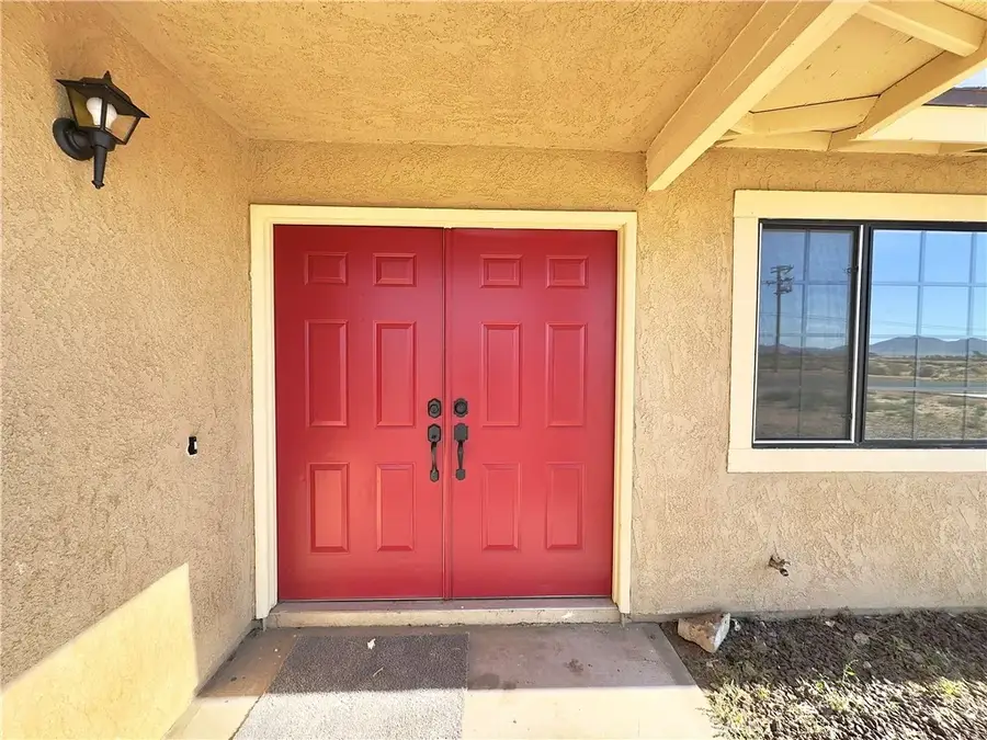 22311 Thunderbird Road, Apple Valley, CA 92307 - Image #2