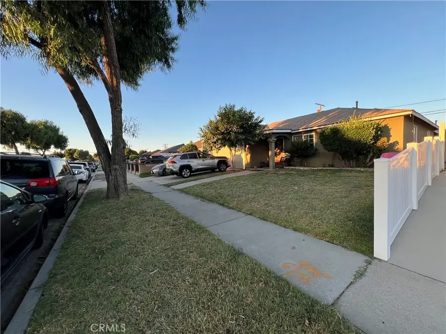 13828 Regentview Avenue, Bellflower, CA 90706 - Image #2