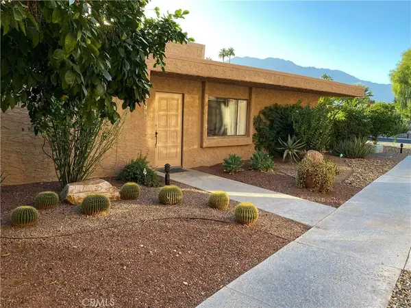 5798 Los Coyotes, Palm Springs, CA 92264