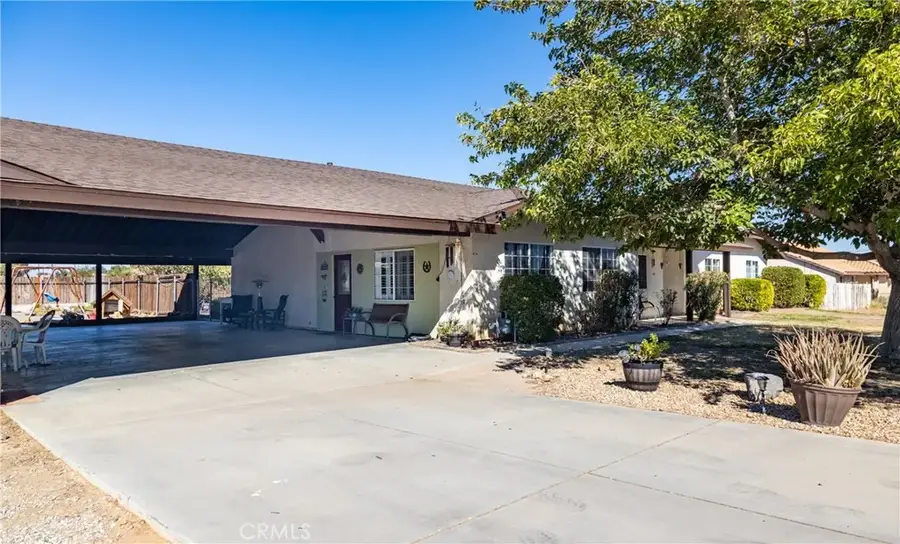 11090 Pinon, Hesperia, CA 92345 - Image #3