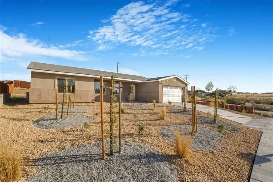 16105 Tawney Ridge Ln, Victorville, CA 92394 - Image #2