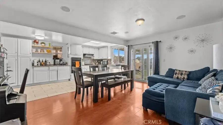 17547 Granada, Fontana, CA 92335 - Image #3