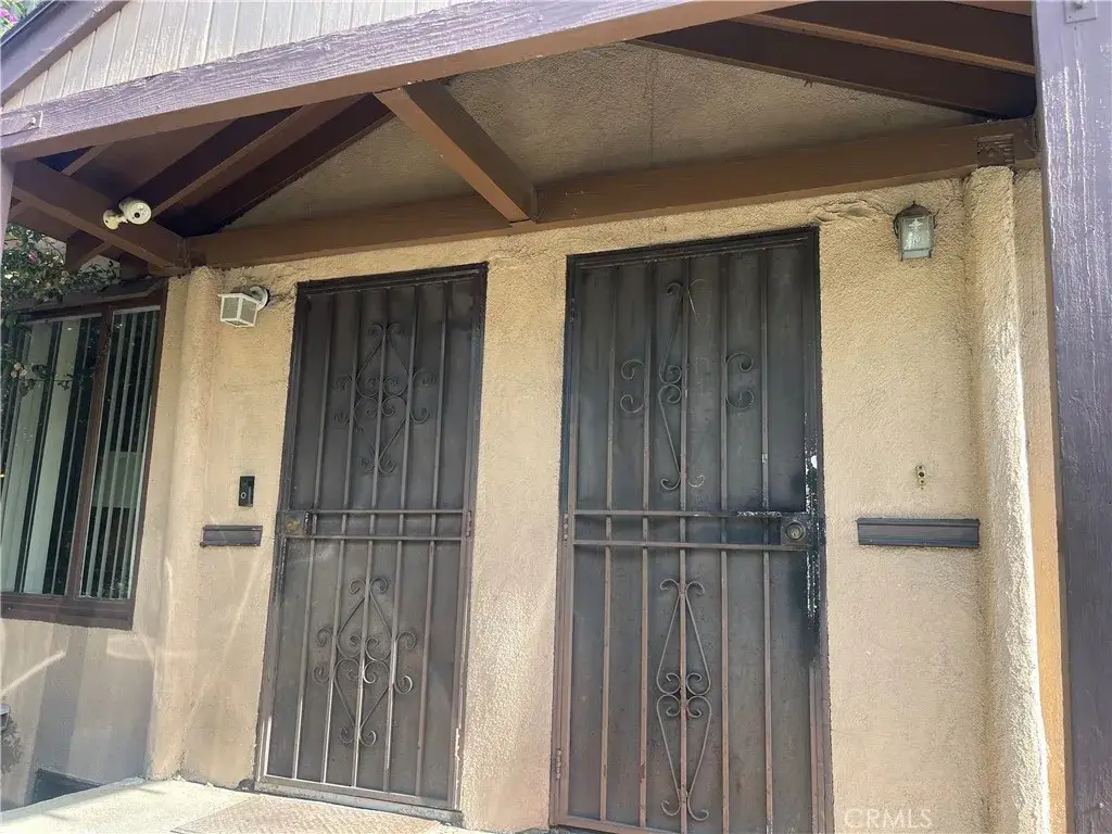 1750 S Mansfield Avenue South, Los Angeles, CA 90019 - Image #1